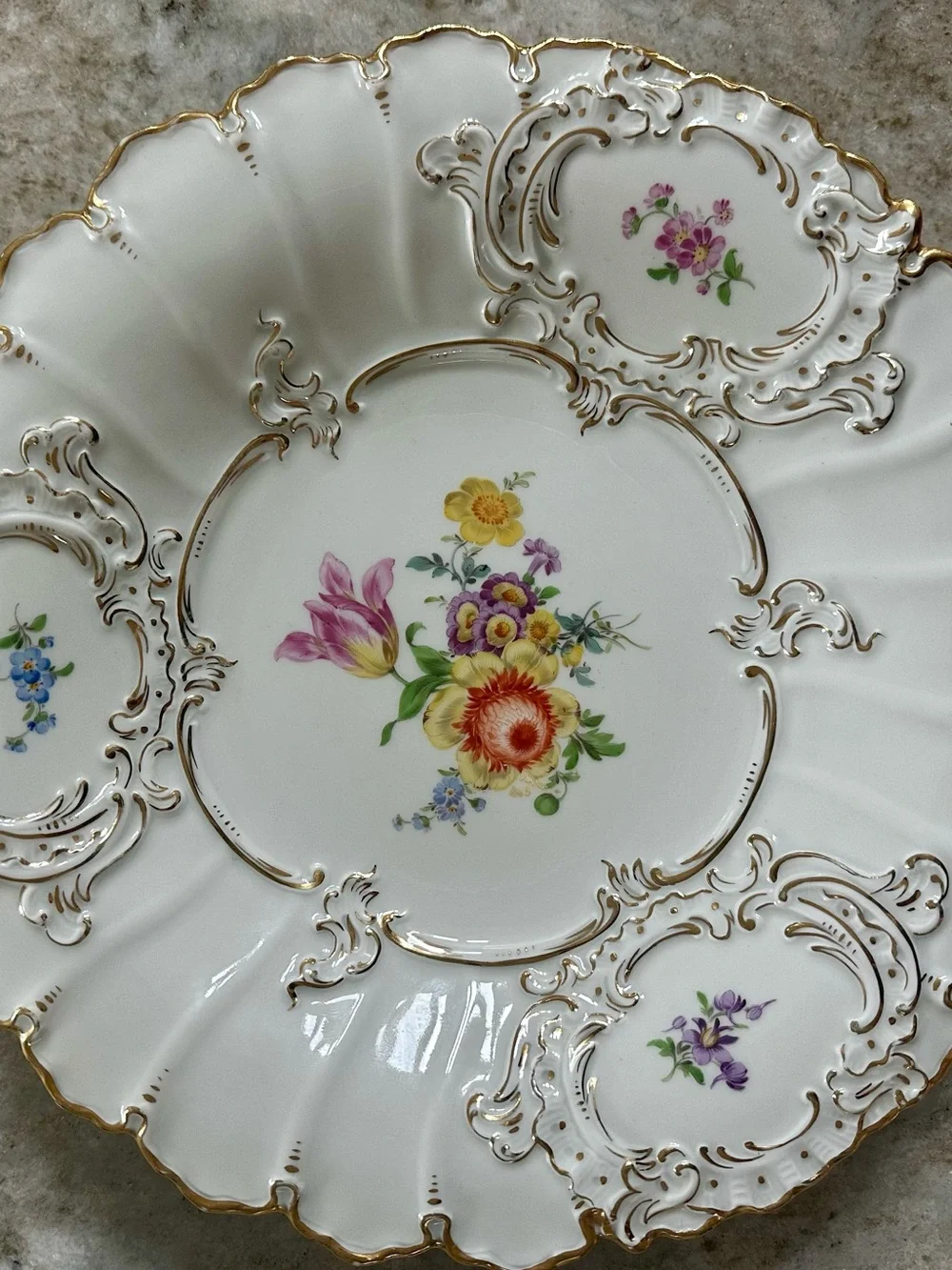 Antique Meissen White Floral Porcelain Cabinet Display Collectors Plate Gold 24k
